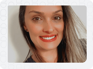 Imagem de uma mulher sorrindo